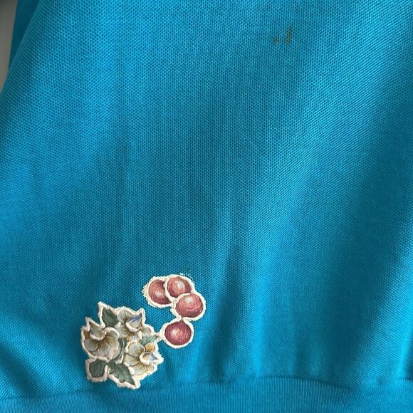 Vintage 80s Chesterfield Teal Blue Short Sleeve Knit Top with floral embossing - Picture 4 of 9
